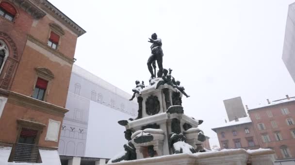 Neptunus Fontein Bedekt Met Sneeuw Bologna Italië — Stockvideo