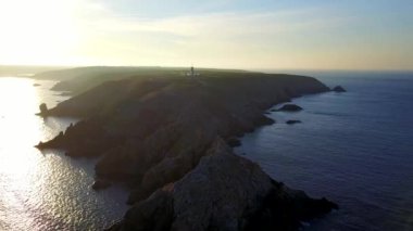 Adanın güzel bir sahili.