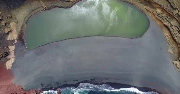 Rekaman Pantai Berbatu Yang Indah — Stok Video