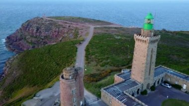 Güzel antik deniz fenerinin görüntüleri.