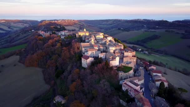 Naturskön Utsikt Över Kommunen Lapedona Vid Solnedgången Italien — Stockvideo