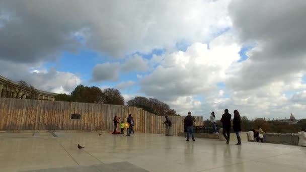 Paris France Circa November 2016 Panoramic View Tourists Walking Trocadero — Video Stock