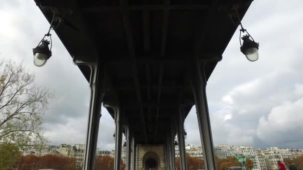 Bir Hakeim Γέφυρα Στο Παρίσι Γαλλία — Αρχείο Βίντεο