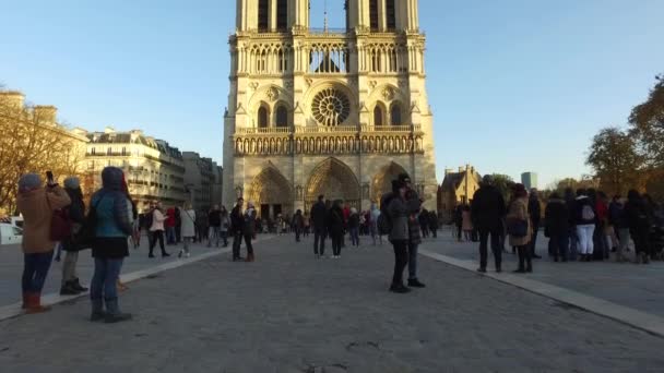在巴黎巴黎圣母院大教堂门面 — 图库视频影像