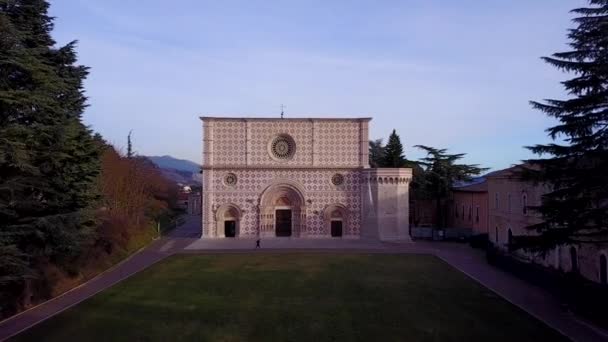 Aerial Santa Maria Collemaggio Basilica Xiii Century Facade Aquila Abruzzo — стоковое видео