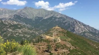 Pasciola eski askeri fort doğal görünümü. Corsica, Fransa.