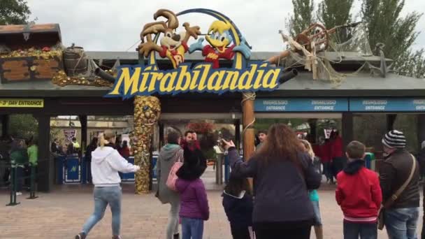 Rimini Italy October 2015 Mirabilandia Amusement Park Entrance — Stockvideo