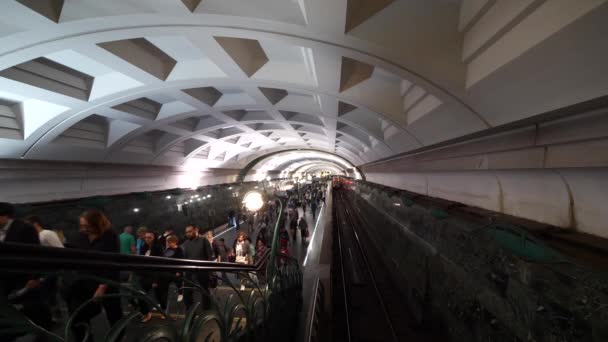 Moscow May 2018 Slavyansky Bulvar Subway Station Station Arbatsko Pokrovskaya — Stockvideo