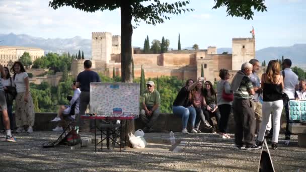 Granada España Junio 2018 Personas Mirador San Nicolás Con Alhambra — Vídeos de Stock