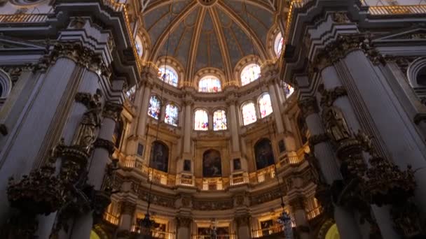 西班牙格拉纳达 Circa 2018 西班牙安达卢西亚格拉纳达大教堂内的内部景观 — 图库视频影像
