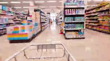 TOKYO, JAPONYAN - Mart 2017: Süpermarketin içinde Hiper Laspe.