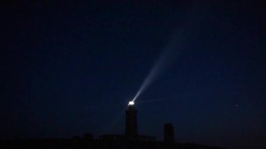 Frehel deniz feneri gece ışık dönüm ile kap. Cap Frehel Rehberi-d'Armor, Kuzey Brittany, Fransa içinde bir yarımadadır.