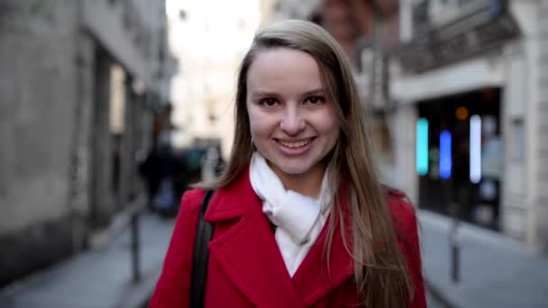 Young Happy Blonde Woman Close Portrait Paris France — 图库视频影像