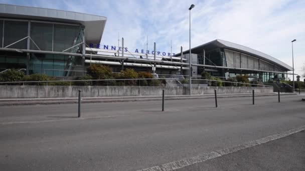 Rennes France Circaエイプリル社 2017 レンヌ サンジャック空港 この空港はレンヌから南西に約6キロメートルの小さな国際空港です — ストック動画