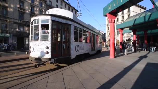 Milán Italia Circa Septiembre 2017 Tranvía Frente Estación Tren Cadorna — Vídeo de stock