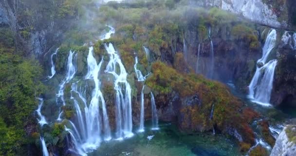 Panorama Luftaufnahme Von Türkisfarbenem Wasser Und Wasserfall Plitvice Seen Nationalpark — Stockvideo