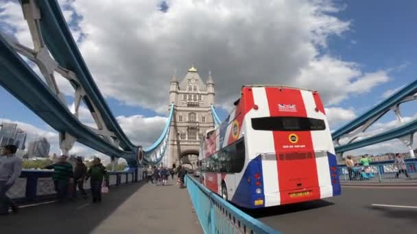 London May 2018 Pov Walking Tower Bridge Tower Bridge Built — Video Stock