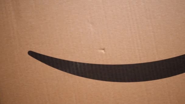 Bologna Italien Dezember 2018 Amazon Logo Nahaufnahme Auf Karton Gedruckt — Stockvideo