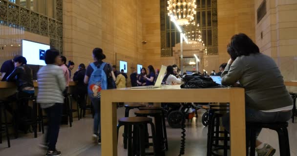 New York City Haziran New York Taki Apple Store Haziran — Stok video