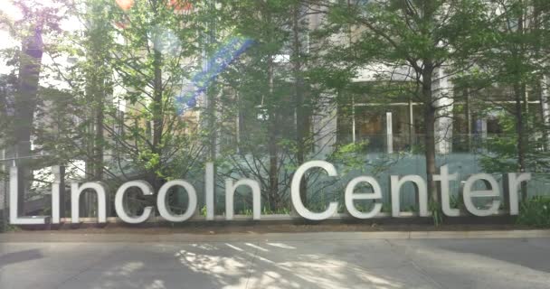 Lincoln center schild in new york — Stockvideo