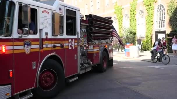 Nova Cidade Iorque Circa Maio 2015 Câmera Lenta Caminhões Resgate — Vídeo de Stock