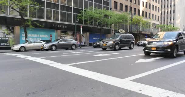 Nueva York City Mayo 2015 Intersección Entre 2Nd Avenue 48Th — Vídeos de Stock