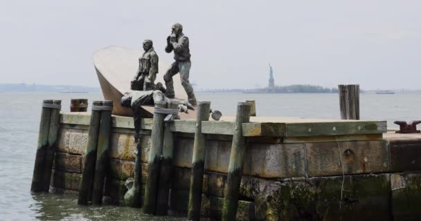 New York City Maj 2015 Amerikansk Merchant Marines Mindeskulptur City – Stock-video