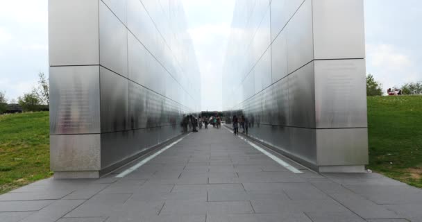 Jersey City Circa May 2015 People Visiting Empty Sky Memorial — Stock Video