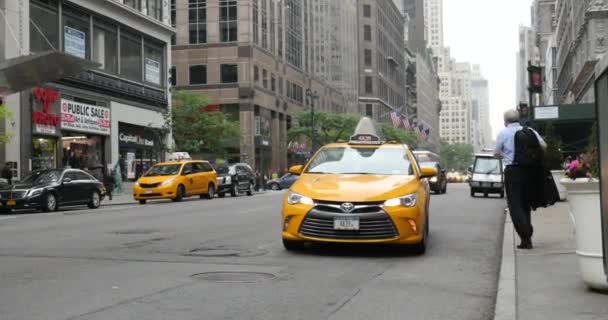 뉴욕시-6 월 28 일: 타임 스퀘어는 바쁜 관광 intersec — 비디오