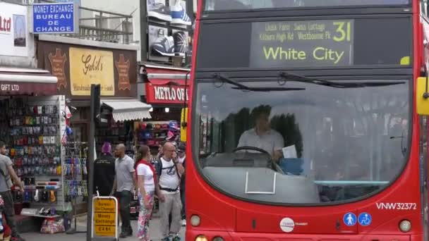 ロンドン イギリス 2015年6月17日 カムデンタウンマーケット カムデンタウンの有名なオルタナティブカルチャーショップ — ストック動画