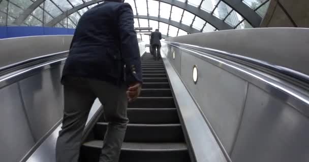 Pendlare Underground Station London Storbritannien — Stockvideo