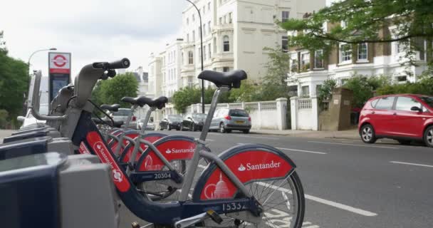 London Storbritannien Juni 2015 Santander Cykel Hyra — Stockvideo