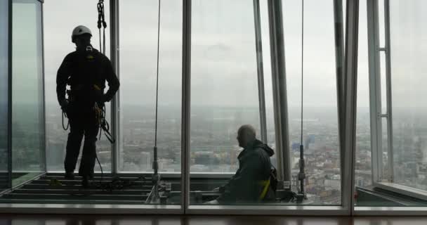 Londres Reino Unido Junho 2015 Pessoas Dentro Edifício Shard Construído — Vídeo de Stock