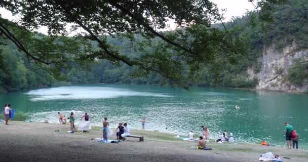 Trento Itália Julho 2015 Pessoas Gostam Lago Lamar Temporada Verão — Vídeo de Stock