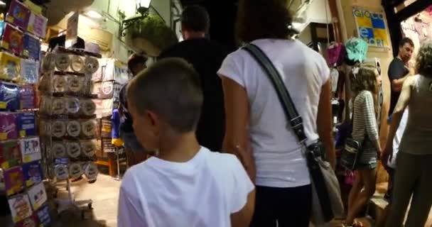 Otranto Italia Agosto 2015 Negozi Souvenir Toristi Nelle Stradine Della — Video Stock