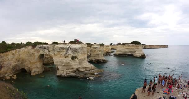 Lecce Italia Agosto 2015 Grotta Della Poesia Roca Vecchia Estate — Video Stock