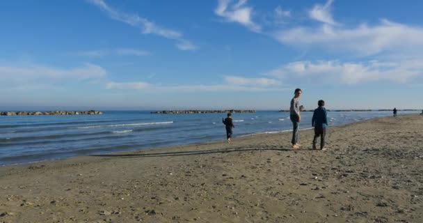 Happy Family Walking Beach Winter Time Adriatic Sea Italy — стоковое видео