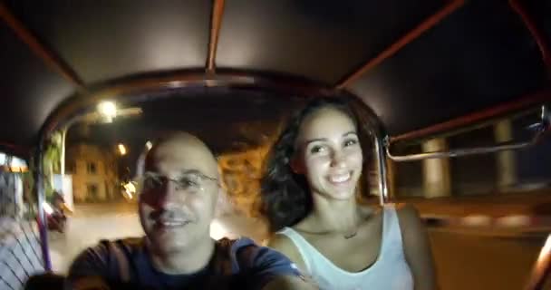 Couple Goes Rickshaw Taxi Bangkok — Video Stock