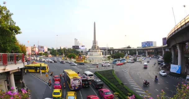 Bangkok Thailand Circa November 2015 Traffic Front Victory Monument Large — 图库视频影像