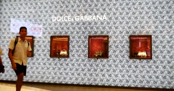 Bangkok Thailand November 2015 Folk Går Framför Dolce Gabbana Store — Stockvideo