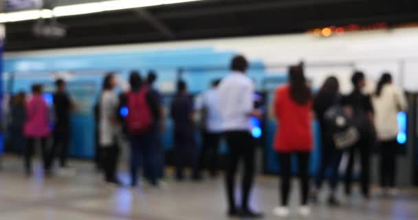Bangkok Thailand November 2015 Ondergrondse Reizigers Binnen Bts Skytrain Station — Stockvideo