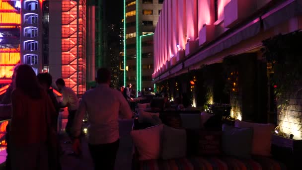 Hong Kong China Circa November 2015 People Relaxing Sevva Skybar — Stockvideo