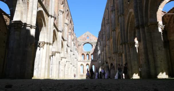 晴れた青空の日にサンガルガーノアビーの景色 イタリアのトスカーナ州 — ストック動画