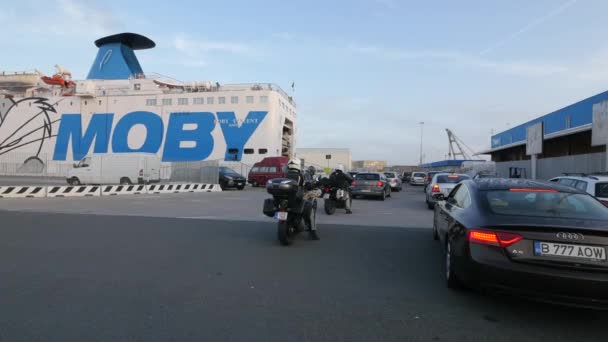 Livorno Italië Juni 2016 Italiaanse Moby Ferry Bereidt Zich Voor — Stockvideo