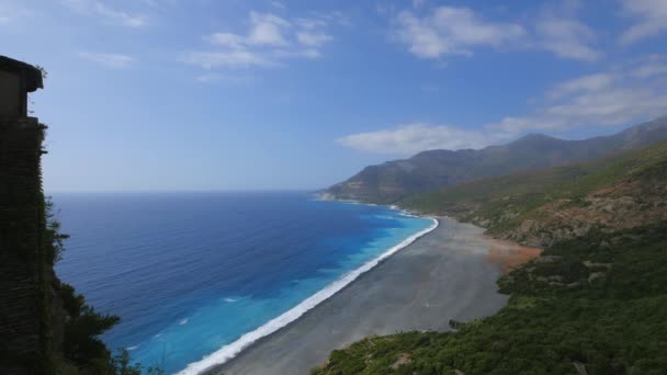 Malerischer Blick Auf Schönen Strand Und Tropisches Meer Bei Sonnigem — Stockvideo