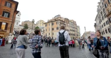 Rome, İtalya - Ekim, 2016 yaklaşık: Turist İspanyol Merdivenleri. Avrupa'nın en geniş merdiven 