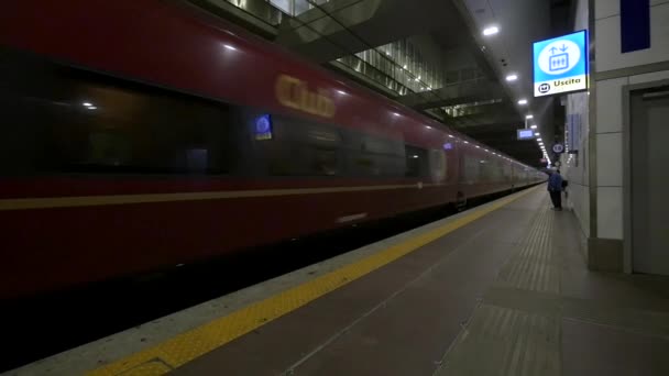 Rome Italië Circa Oktober 2016 Mensen Het Metrostation Het Netwerk — Stockvideo