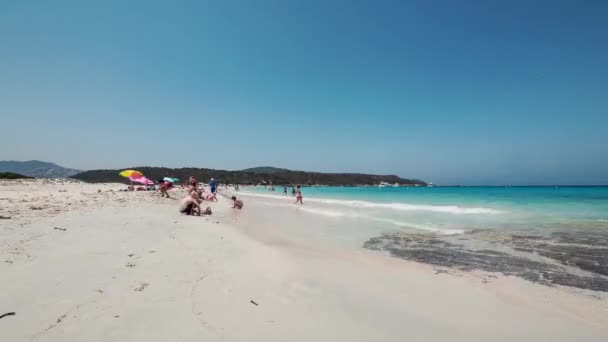 Timelapse Video Van Mensen Die Zandstrand Rusten — Stockvideo