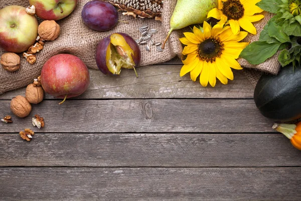 Sfondo Autunnale Con Frutta Girasoli Ricevuto Vista Dall Alto — Foto Stock