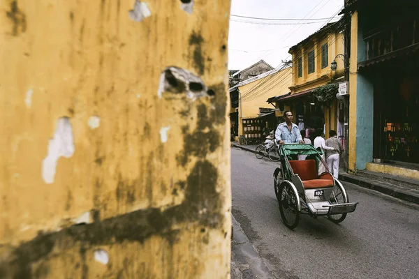 Hoi Vietnam November 2016 Tourists Visit Hoi Ancient Town Hoi — Stock Photo, Image